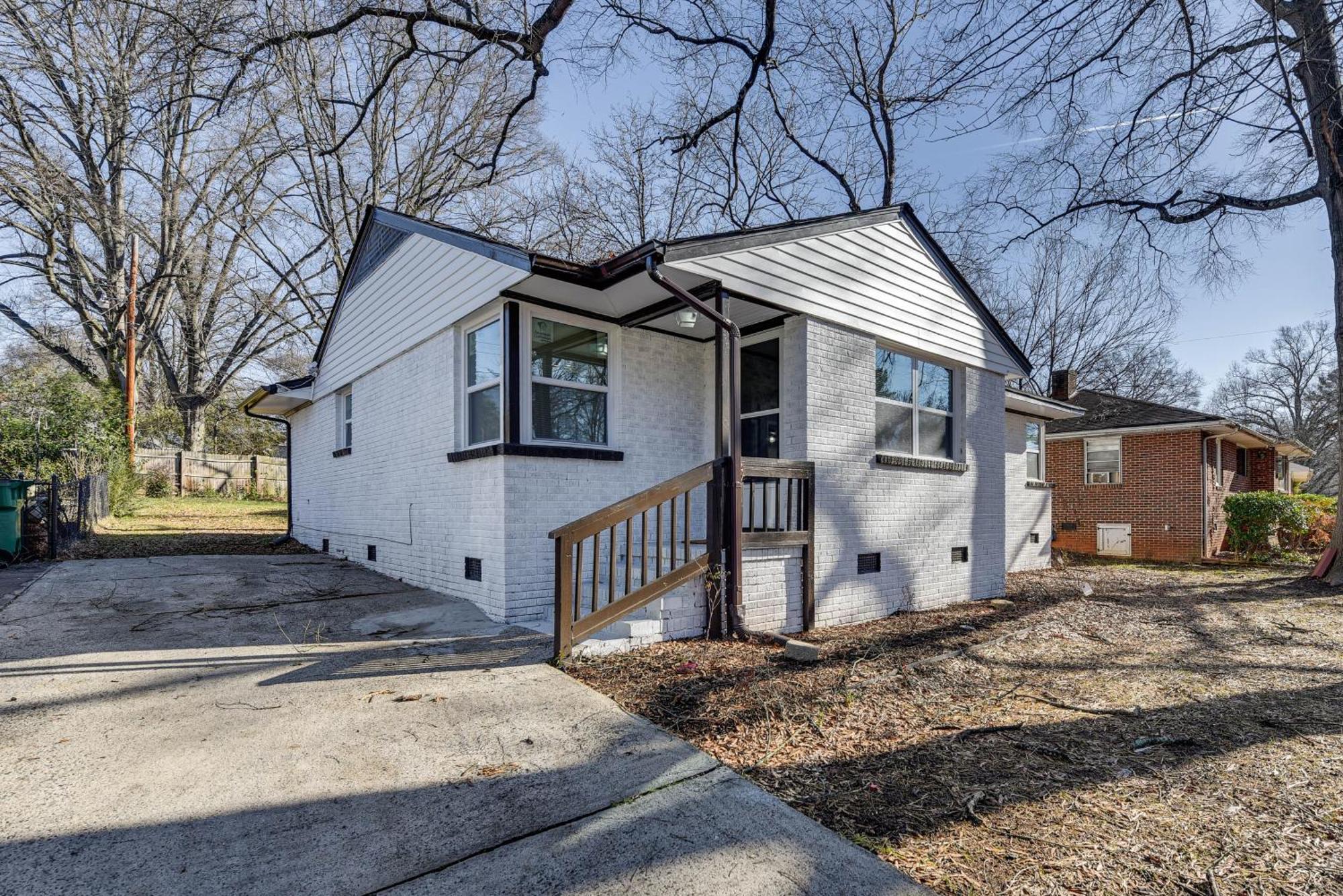 Updated Charlotte Home With Yard About 3 Mi To Uptown! Екстер'єр фото