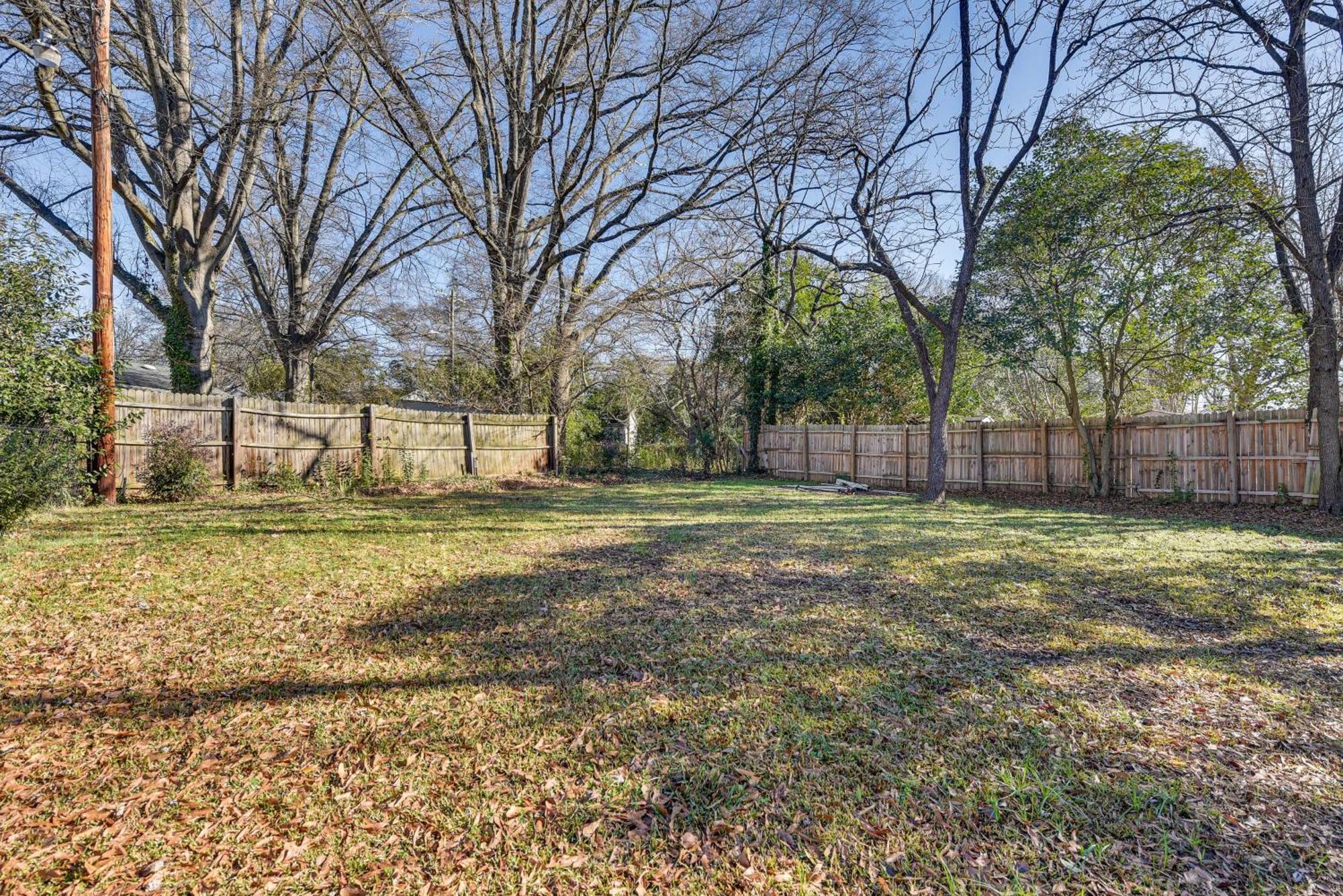 Updated Charlotte Home With Yard About 3 Mi To Uptown! Екстер'єр фото
